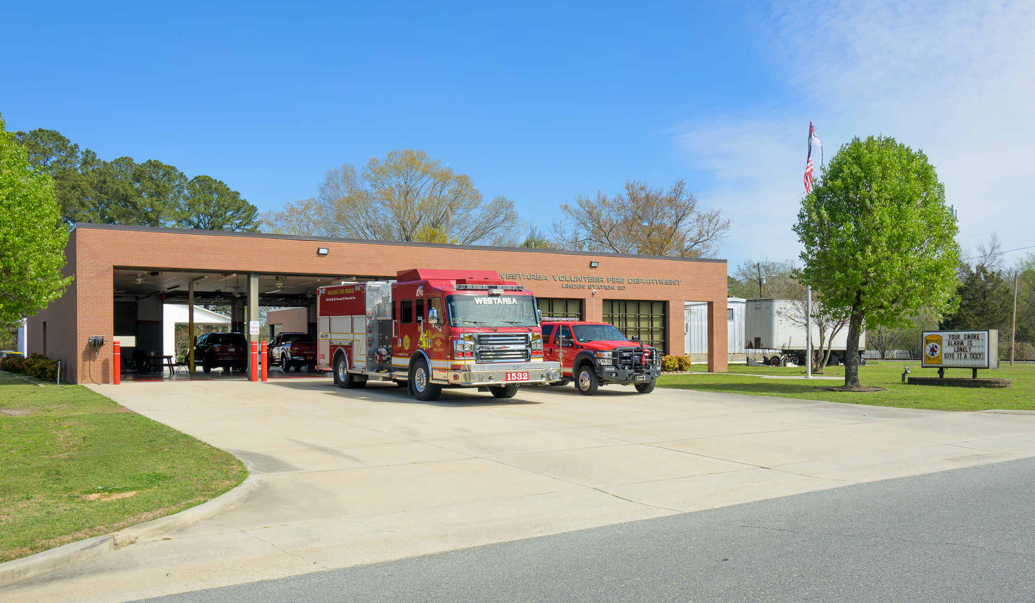 Station bay doors and apparatus